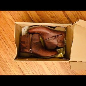 TEVA Brown Leather Boots Size 10 Women